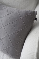 Poszewka ROMBY PODŁUŻNA LaManta szara 40x60 cm - obrazek 3