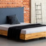 Eleganckie łóżko drewniane z tapicerowanym zagłówkiem LATINA 180x200