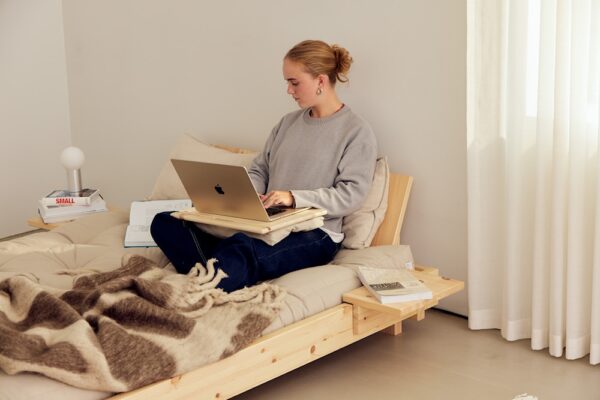 Sofa SOCIAL z futonem, 2 zagłówkami i 2 stolikami - obrazek 4