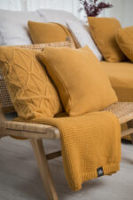 Poszewka Klasyczna Kwadratowa LaManta musztardowa 50x50 cm - obrazek 4