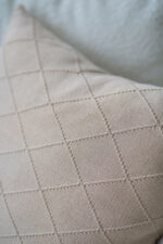 Poszewka ROMBY Kwadratowa LaManta beżowa 50x50 cm - obrazek 3