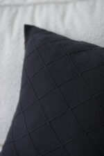 Poszewka ROMBY Kwadratowa LaManta grafitowa 50x50 cm - obrazek 3