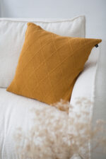 Poszewka ROMBY Kwadratowa LaManta musztardowa 50x50 cm