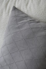 Poszewka ROMBY Kwadratowa LaManta szara 50x50 cm - obrazek 4