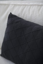 Poszewka ROMBY PODŁUŻNA LaManta grafitowa 40x60 cm - obrazek 4