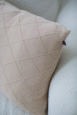 Poszewka ROMBY PODŁUŻNA LaManta beżowa 40x60 cm - obrazek 3