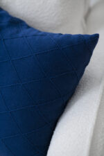 Poszewka ROMBY PODŁUŻNA LaManta granatowa 40x60 cm - obrazek 3