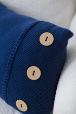 Poszewka Klasyczna  z guzikami LaManta granatowa 40x60 cm - obrazek 3