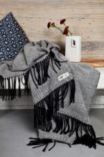 Koc wełniany HopDesign – RURU (black) - obrazek 4