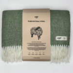 Koc wełniany ALPAK (zielony prążek) HopDesign