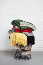 Koc wełniany HopDesign – RURU (burgund) - obrazek 4