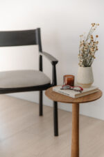 Dębowy, oryginalny stolik boczny Hoya - obrazek 3