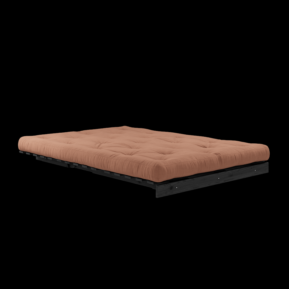 Karupdesign_roots_140_123402759140_pine_blacknight_cottonpolyester_claybrown_packshot_3 Sofa ROOTS - obrazek 97