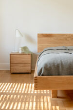 MARCO - elegancki stolik nocny z dwiema szufladami - obrazek 2