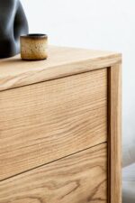 KOMODA SATO - funkcjonalna komoda z litego drewna - obrazek 4