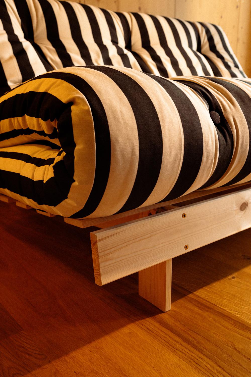 Karup_rootssofabed_123100420140_autumn2026_pine_raw_styleimage_cottonpolyester_black-white _5 Sofa ROOTS PASY- NOWOŚĆ - obrazek 29
