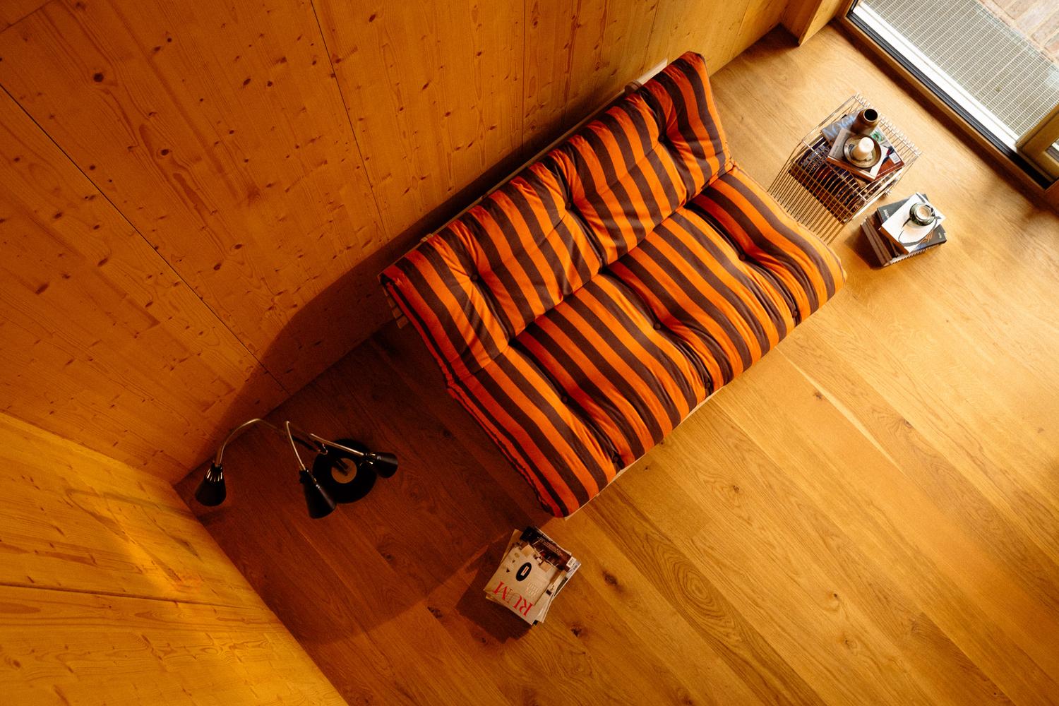 Karup_rootssofabed_123100423140_autumn2026_pine_raw_styleimage_cottonpolyester_orange-brown _3 Sofa ROOTS PASY- NOWOŚĆ - obrazek 20