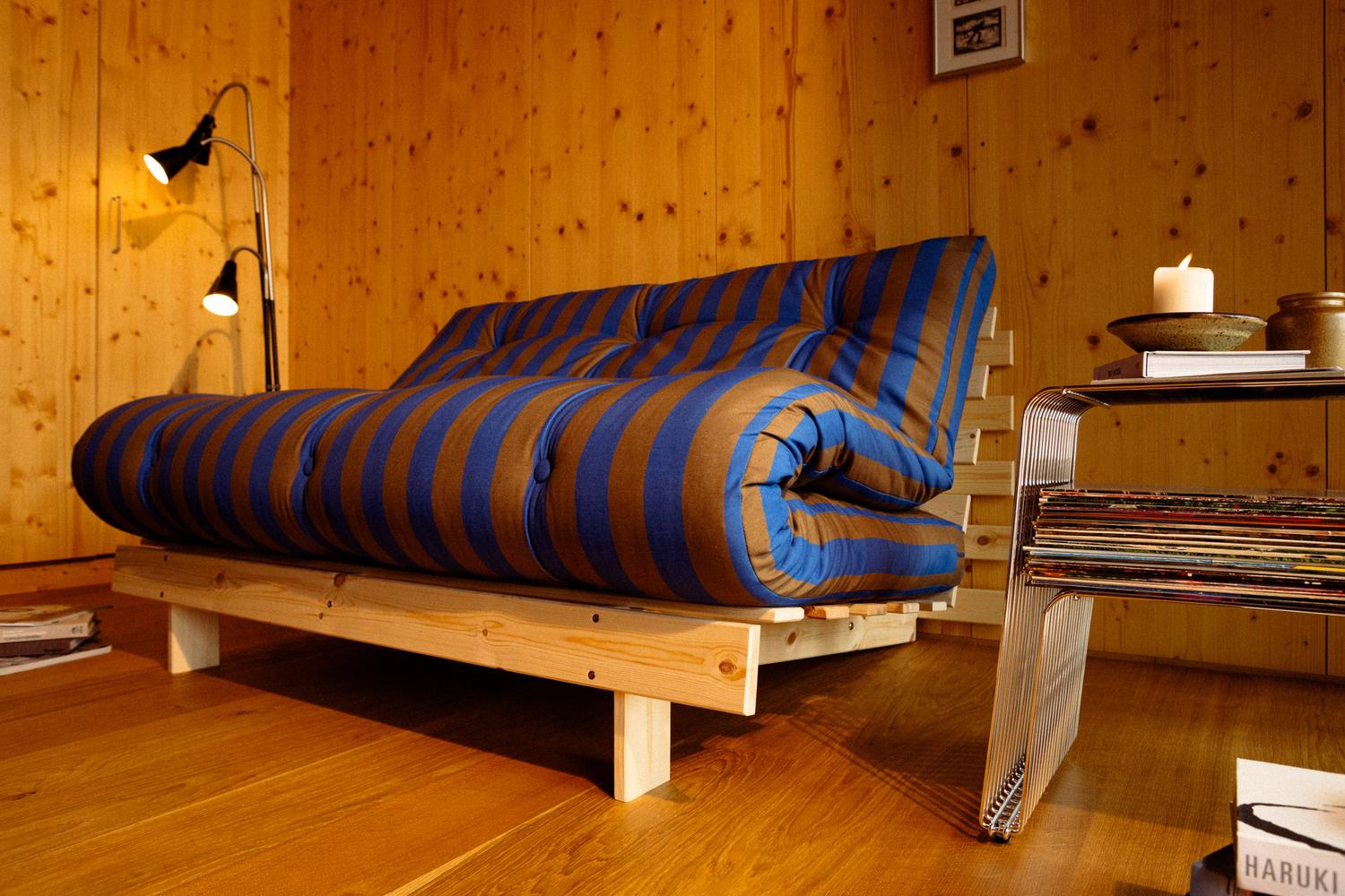 Karup_rootssofabed_123100424140_autumn2026_pine_raw_styleimage_cottonpolyester_brown-blue _4 Sofa ROOTS PASY- NOWOŚĆ - obrazek 24